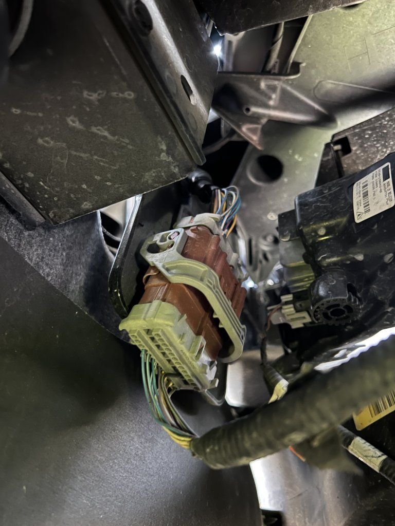 Trying to locate wiring harness locking lever - Ford F150 Forum
