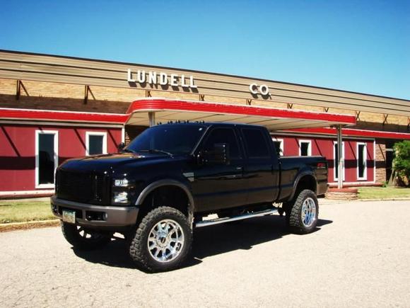 Black w/ Grey Bumpers and Flares????