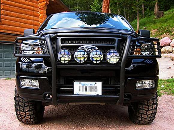 Running Lights, Front..."Future Mod".  I want something like this on my truck but with Lightforce 170 Strikers.