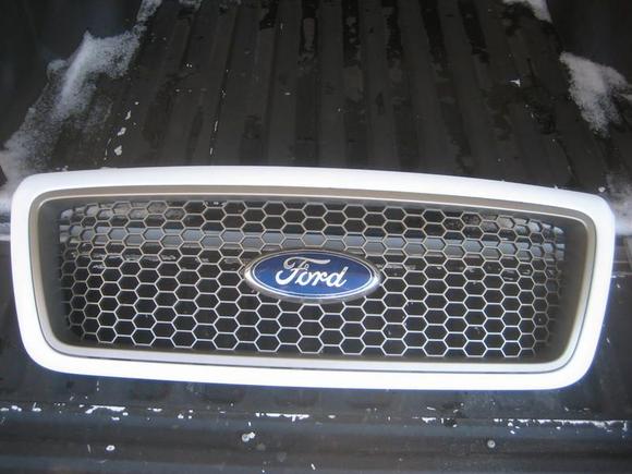 Beige Lariat Grille Insert with White surround off of 2006 model