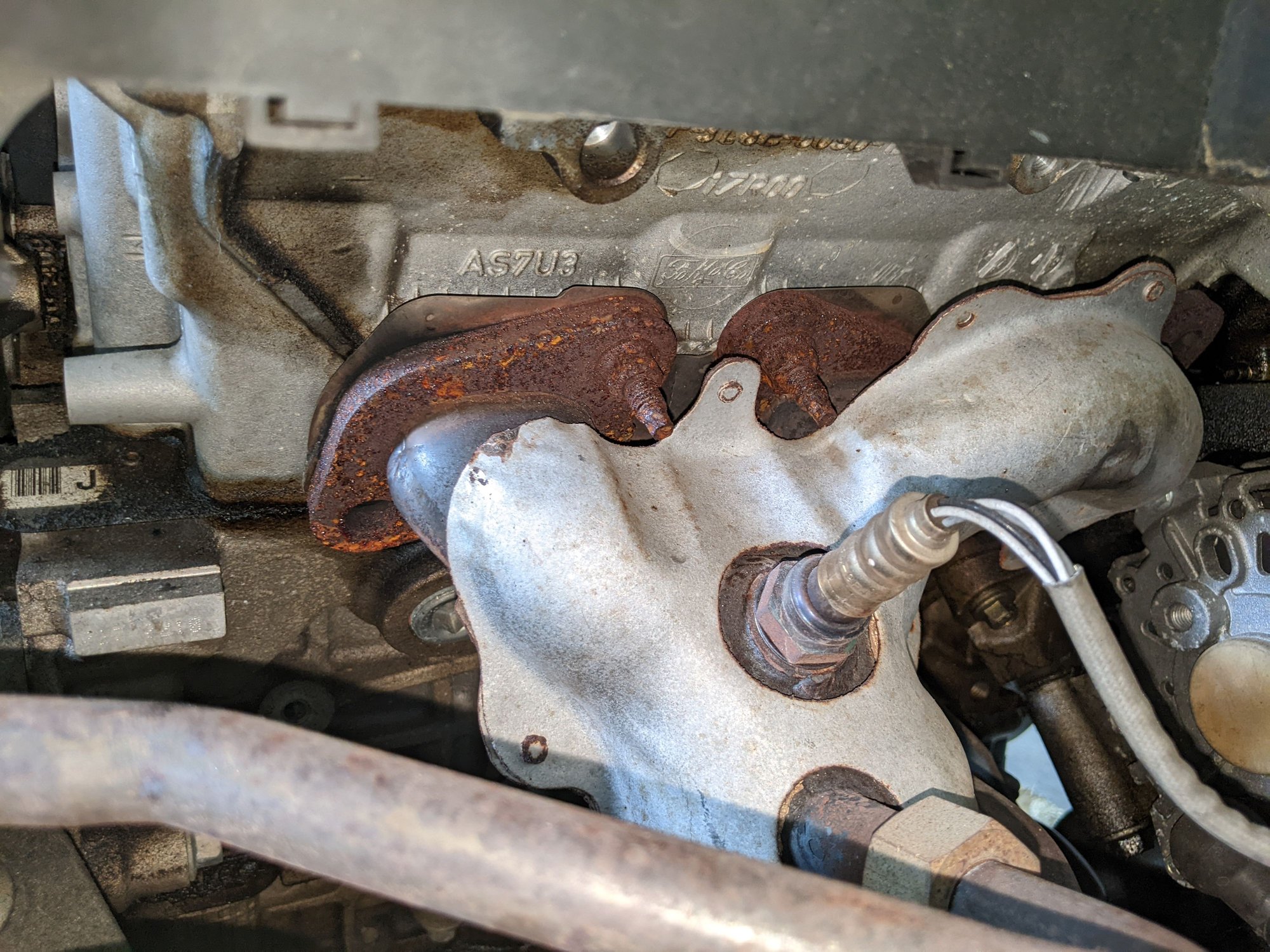 Replacing rusty catalytic converter bolts 2013 Fit Unofficial Honda