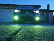 Fogs are innovited 35w hid kit 3000k yellow h8 style.  Headlights are just (overpriced) halogen sylvanias.  First post here by the way.  Cheers.
