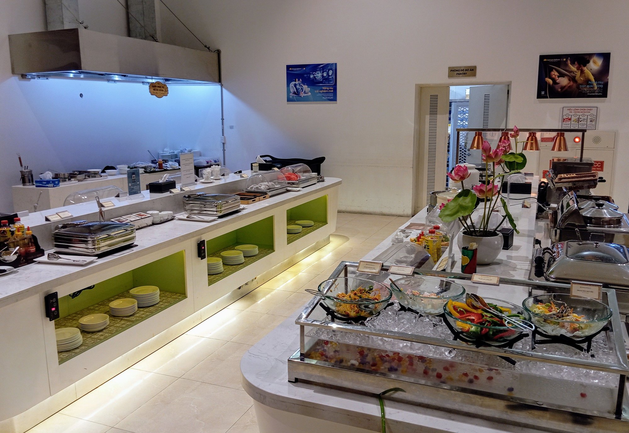 The food offering in the Vietnam Airlines lounge was not amazing, but it was reasonably good quality 