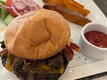 Wow! The burger is bigger than the bun!!! Dining room excellent today. Menu unchanged. 