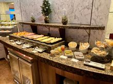 club lounge happy hour