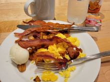 Incredible breakfast that goes until 11 am!