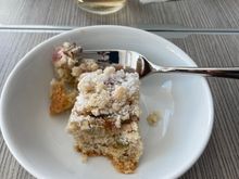 Dessert (crumble cake)
