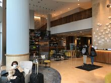 Lobby bar/bistro - masks enforced outside dinning oulets