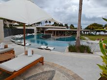 Level above Kids pool