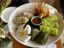 Assortment of Dari kueh 😋