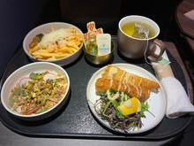 Clockwise from bottom right:
CHICKEN MILANESE, FARRO SALAD, CAVATELLI

Quite a few people asked for the gelato after the meal.