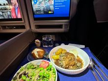 Overall an acceptable meal, especially considering if one spends some time for food at the Polaris lounge prior to departure. 