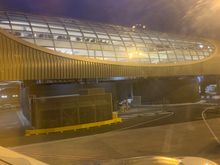 New CDG 2F lounge from the outside
