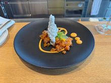 Salmon tartare in F-lounge in E-terminal