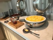 Lounge hot breakfast