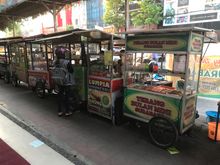 Fairly nondescript stands at Jl. Solo but the the tasty treats turn out M