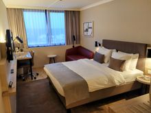 My comfortable bedroom in the Crowne Plaza Frankfurt Congress 