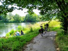 Along the banks of the Ruhr river near the beginning of the hike at Haus Kemnade