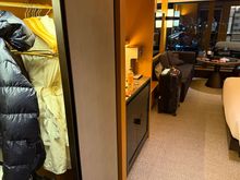 King bedroom entrance