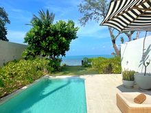Villa pool