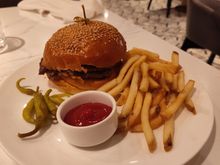 Chelsea Burger (very good)