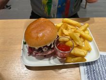 My guest liked reindeer burger