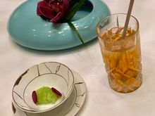 Amuse bouché of beetroot and crunchy “ shredded “ cucumber 
Iced pu er 