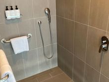 (lower) level 17 Bathroom of bedroom 2 