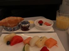 I wasn't planning have breakfast before landing in Singapore, but as I was awake I thought I'd try a bit. The fruit was really nice & ripe and the croissant wasn't too bad either (for a plane croissant).
