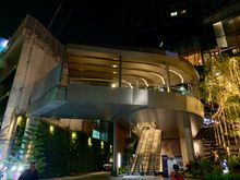 Hotel side ends in a stub