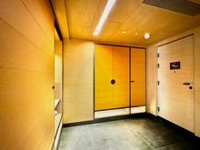 Entrance and Closet 