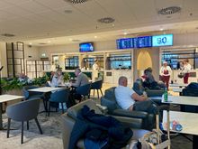 Lounge was 30-40% full at 7:15am 