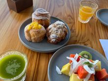 Sweet bread and fruit plate