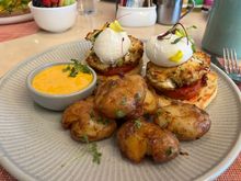 Crab Cake Benedict - very good, excellent potatoes