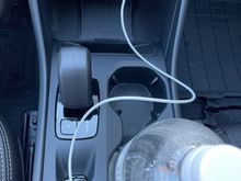 Central console - really simple. For some reason it gives me Nissan vibes 