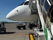 Embraer 190 nose 