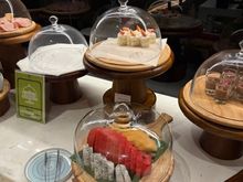 Happy Hour (desserts, sliced fruits)