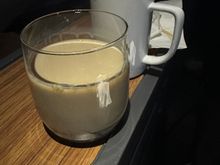 The biggest pour of baileys I’ve ever seen in the air..:. I just asked for ‘a baileys’