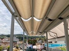 The patio has a retractable cover to let in sun or to shelter against sun & rain : this is the official smoking area: ashtray provided upon request