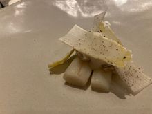 The substitution dish of the orginal "deer" dish

White asparagus, kokotxas and "pil Dil"
Esparrec blanc, Kokotxas 1 pil pil
Esparrago blanco, kokotas v DIl DIl