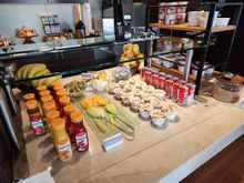 Regency Club breakfast
