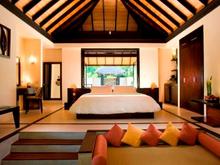 BHM Beach Villa old bed