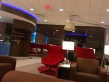 IAH Crown Lounge