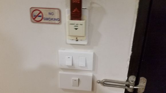 Lights don't work unless the keycard is in holder. 