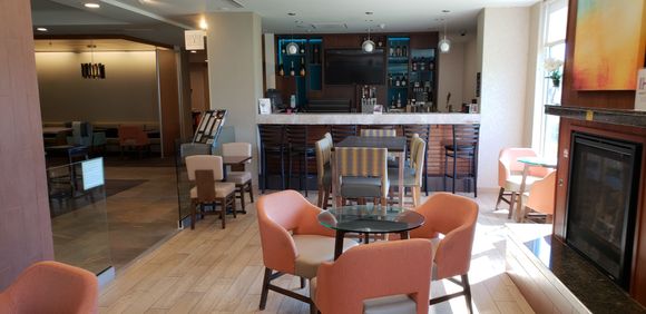 Bar/restaurant area