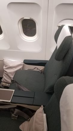 Cathay Dragon regional business class