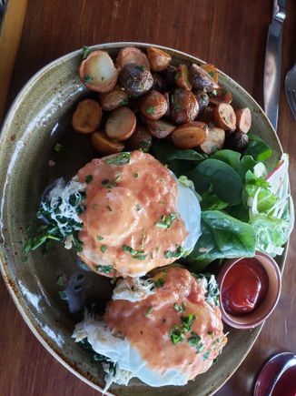 The salad and potatos were very yummy