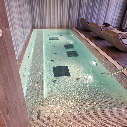 Jacuzzi