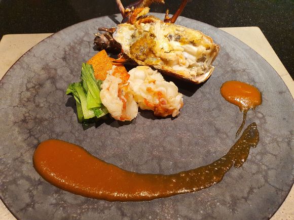 Kura, Lobster with "American" sauce