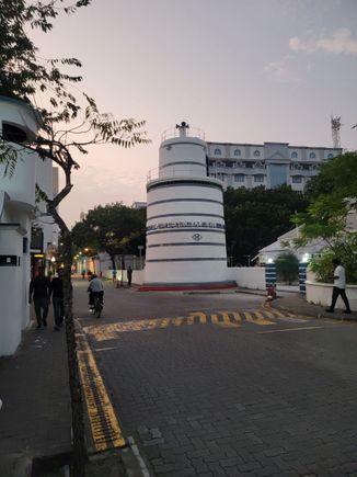 Ibrahim Resgefaanuge Ziyaaraiy Shrine & Old Friday Mosque